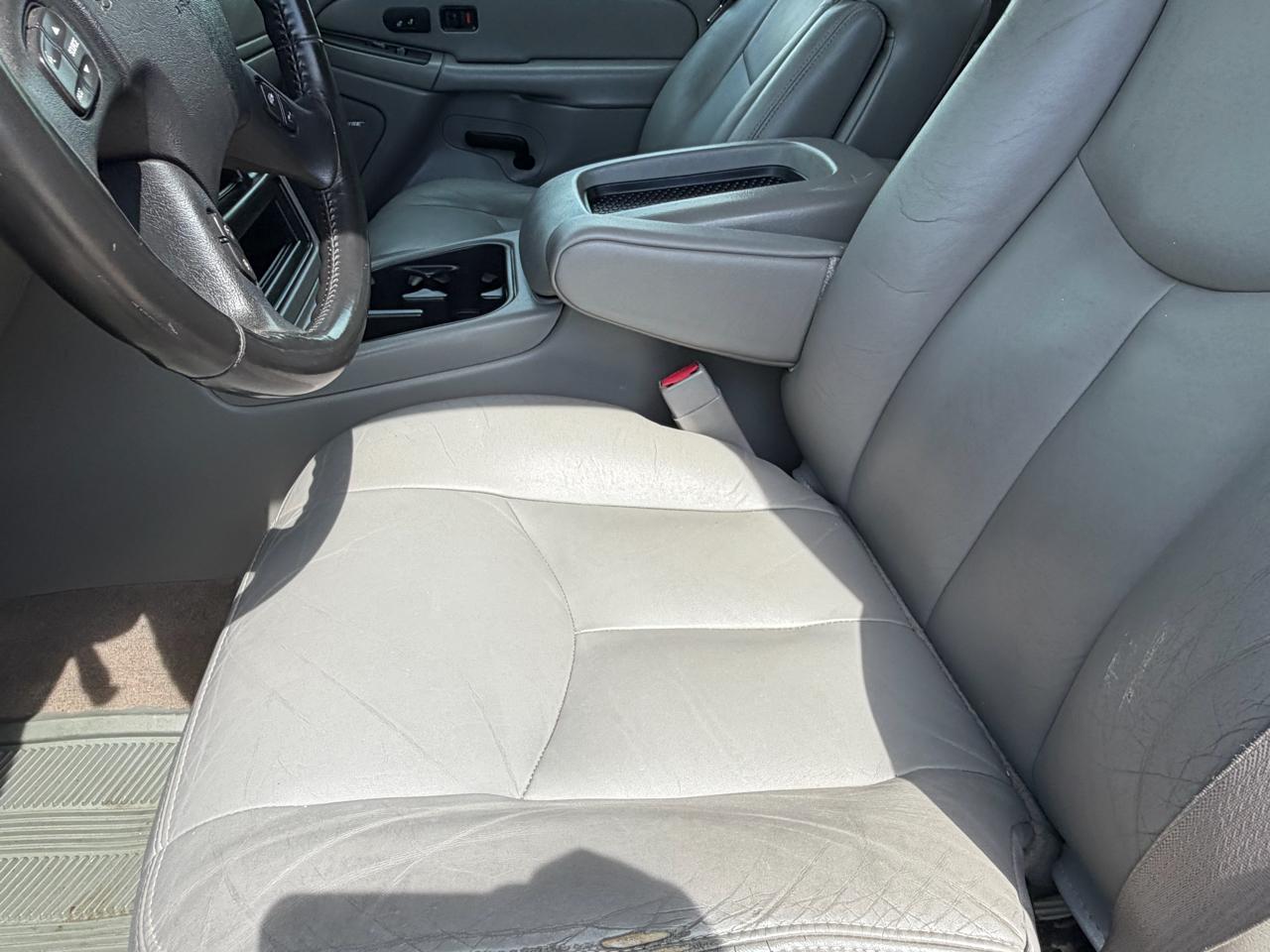 Chevrolet Silverado 2500HD Crew Cab 153" WB 4WD LT 2004