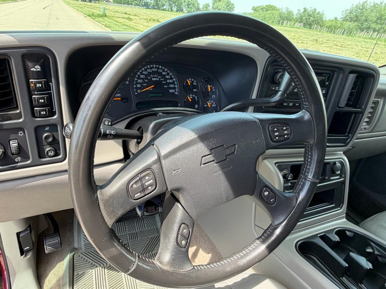Chevrolet Silverado 2500HD Crew Cab 153" WB 4WD LT 2004