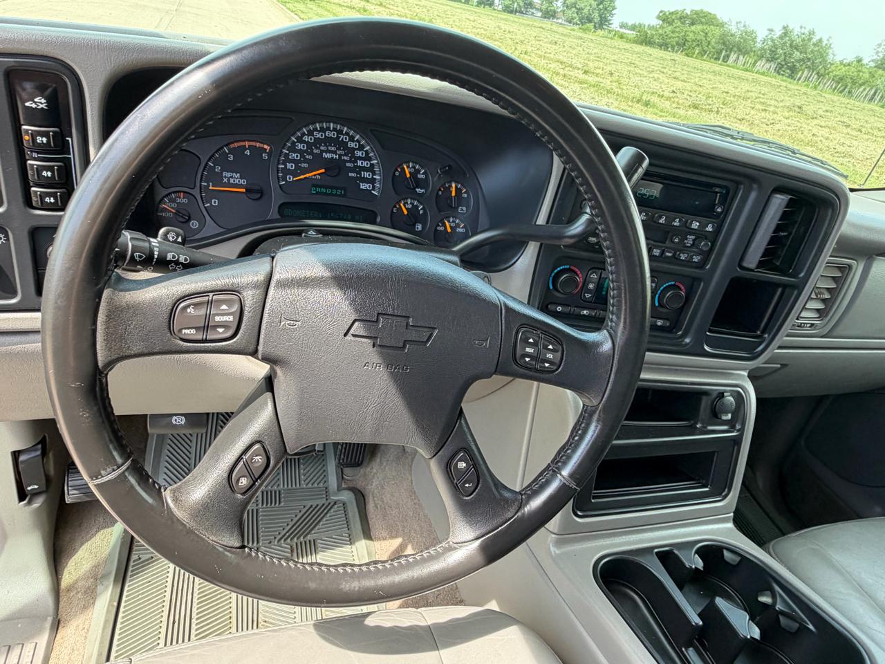 Chevrolet Silverado 2500HD Crew Cab 153" WB 4WD LT 2004