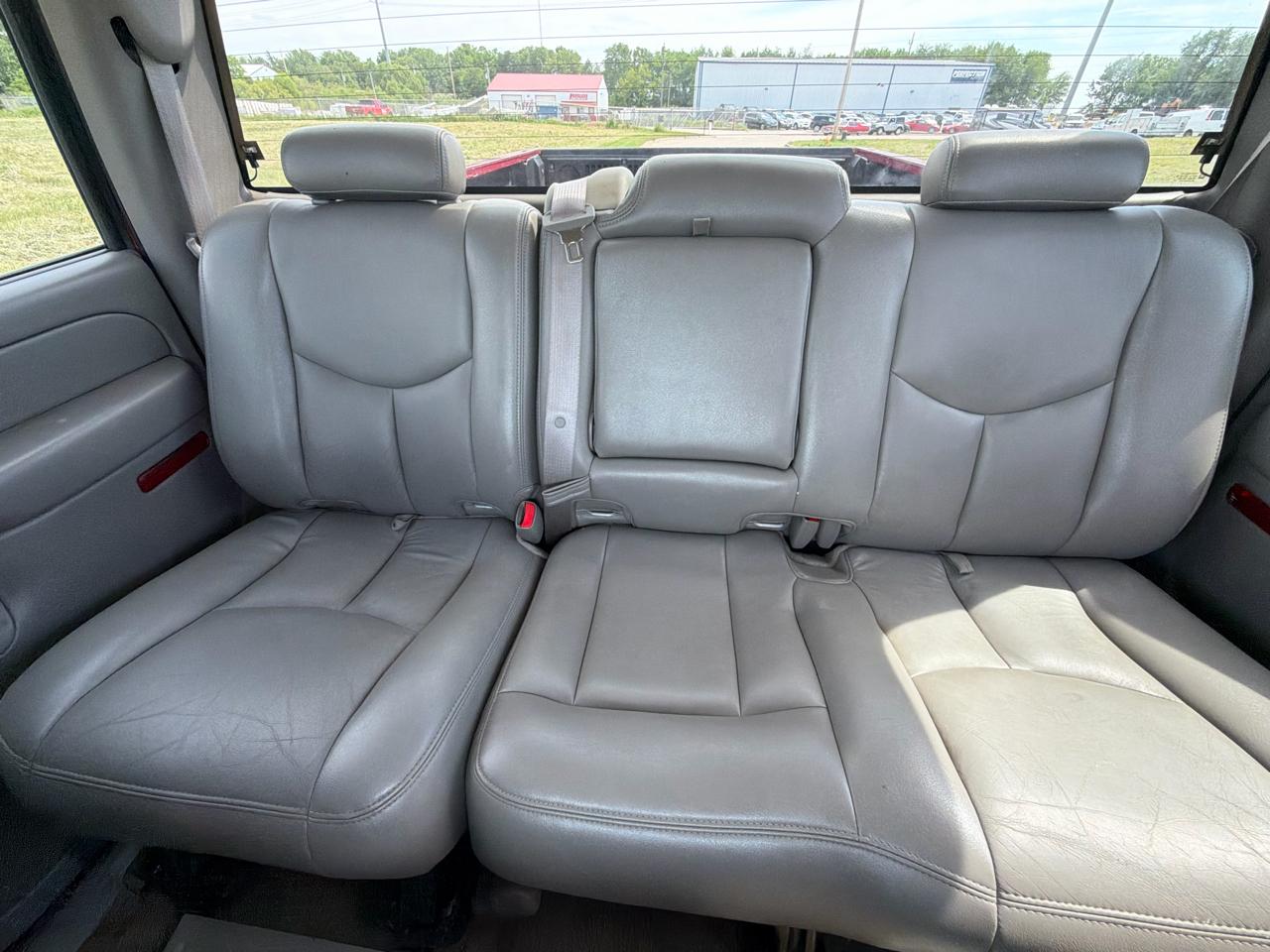 Chevrolet Silverado 2500HD Crew Cab 153" WB 4WD LT 2004