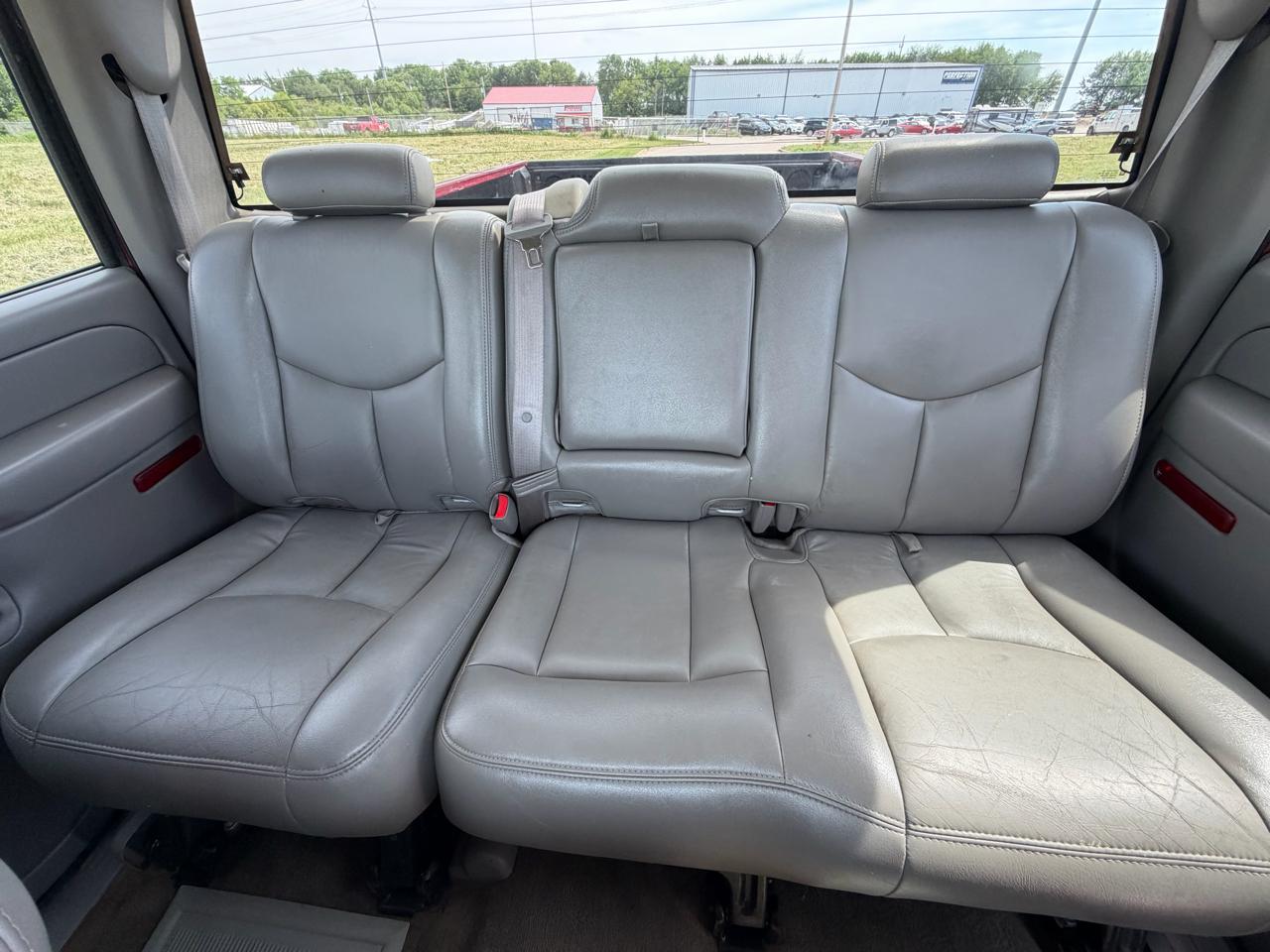Chevrolet Silverado 2500HD Crew Cab 153" WB 4WD LT 2004