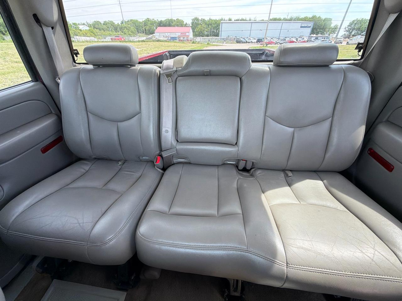 Chevrolet Silverado 2500HD Crew Cab 153" WB 4WD LT 2004