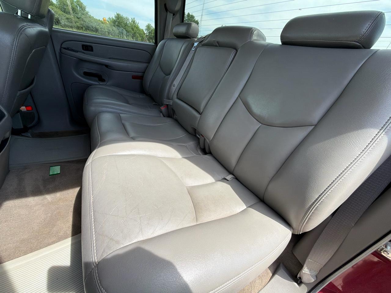 Chevrolet Silverado 2500HD Crew Cab 153" WB 4WD LT 2004