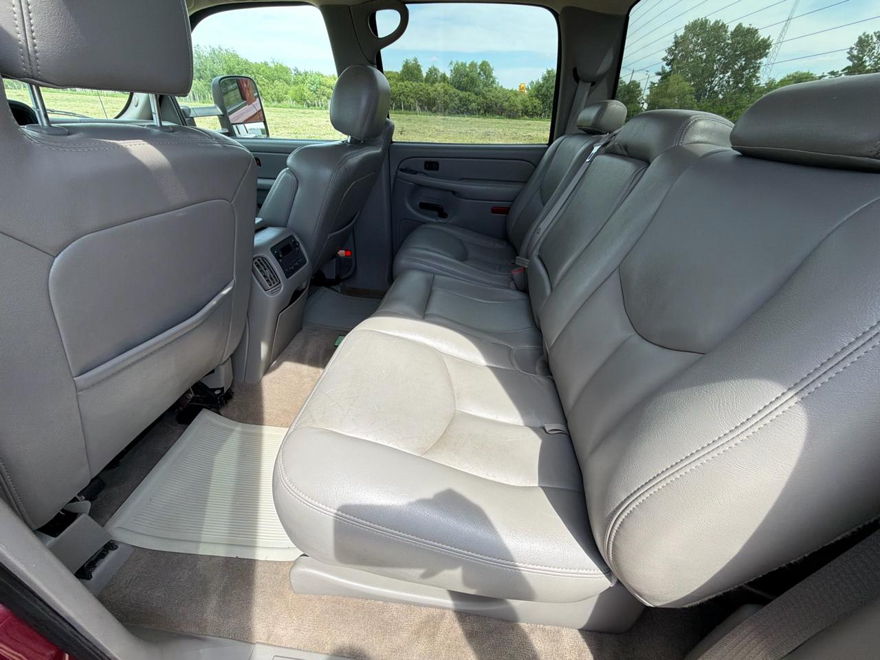 Chevrolet Silverado 2500HD Crew Cab 153" WB 4WD LT 2004