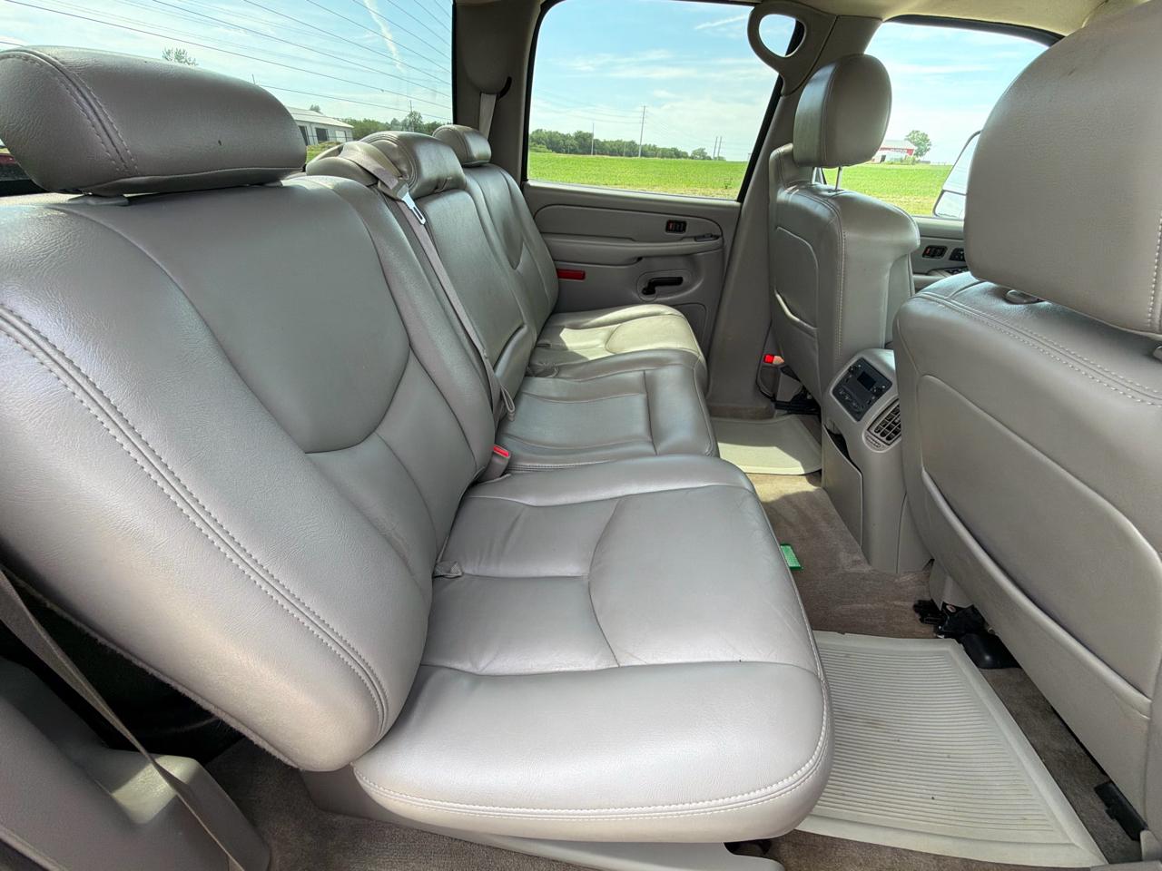Chevrolet Silverado 2500HD Crew Cab 153" WB 4WD LT 2004