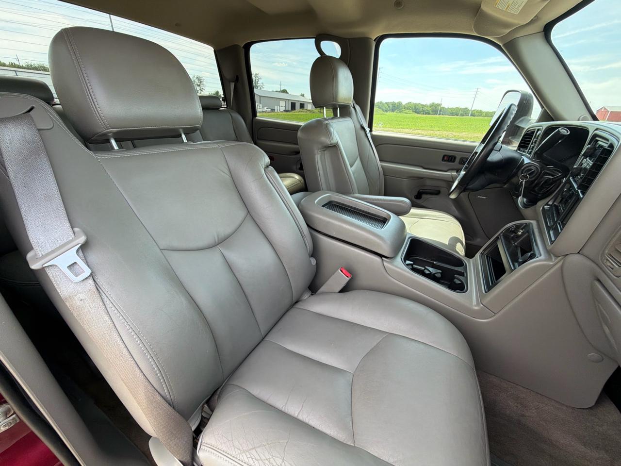 Chevrolet Silverado 2500HD Crew Cab 153" WB 4WD LT 2004