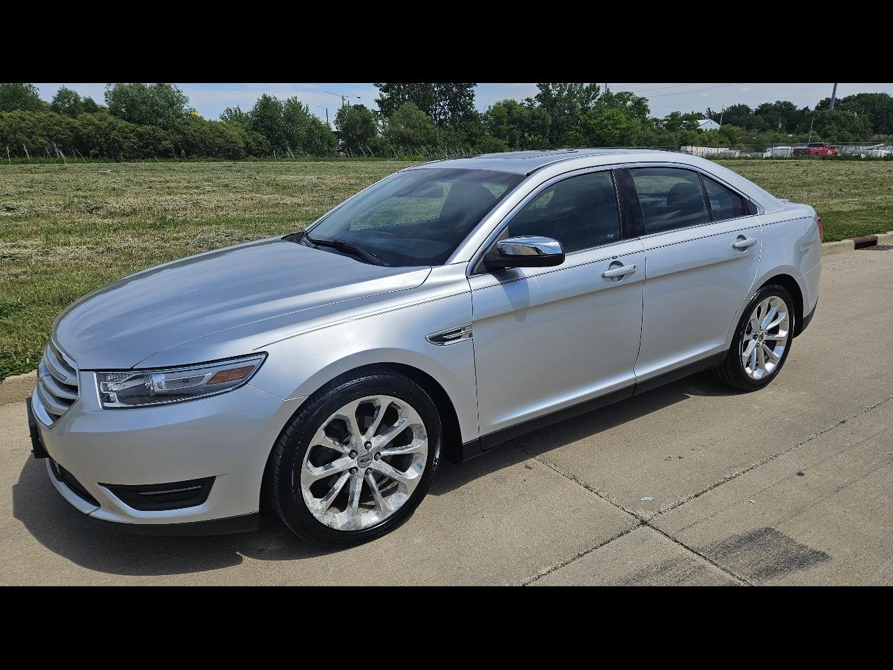 Ford Taurus 4dr Sdn Limited FWD 2014
