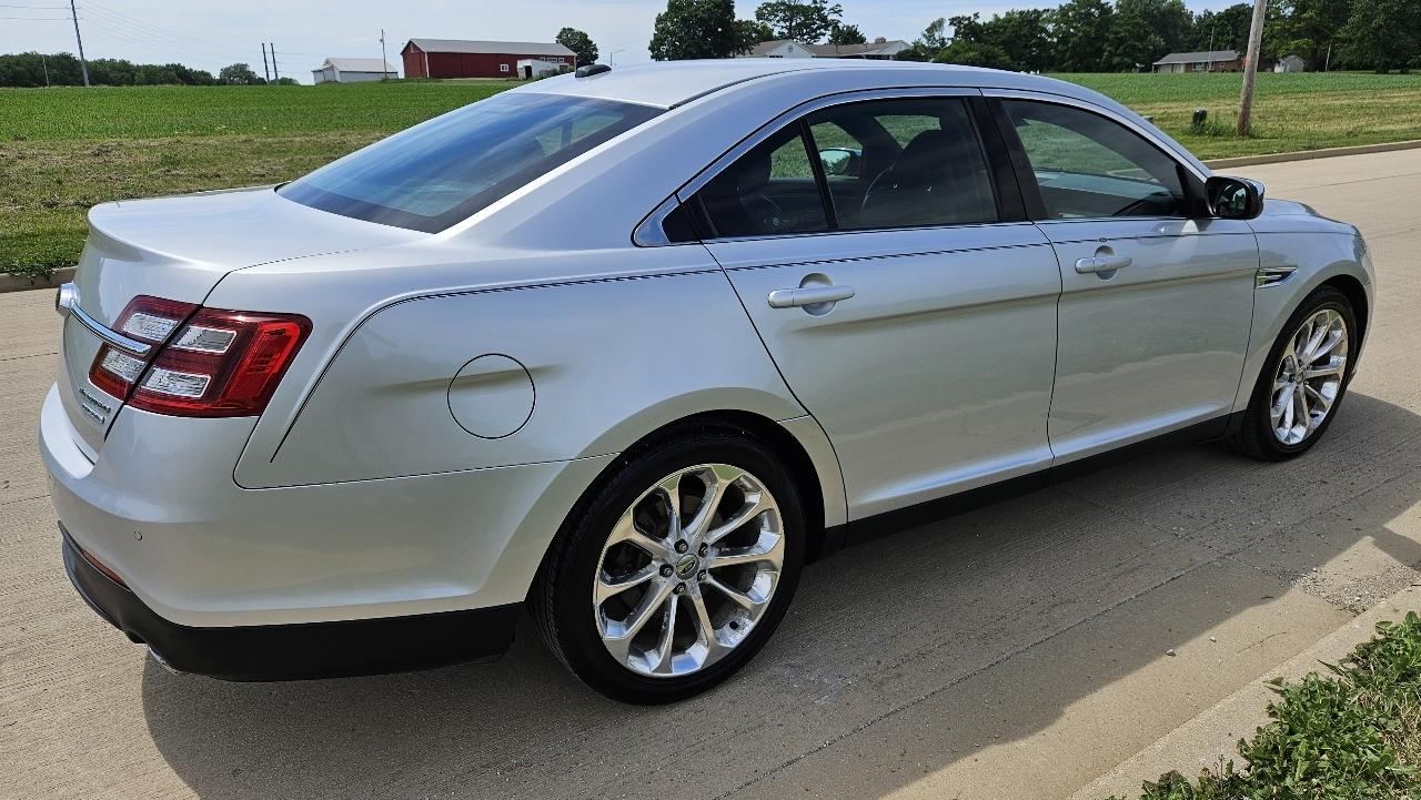Ford Taurus 4dr Sdn Limited FWD 2014