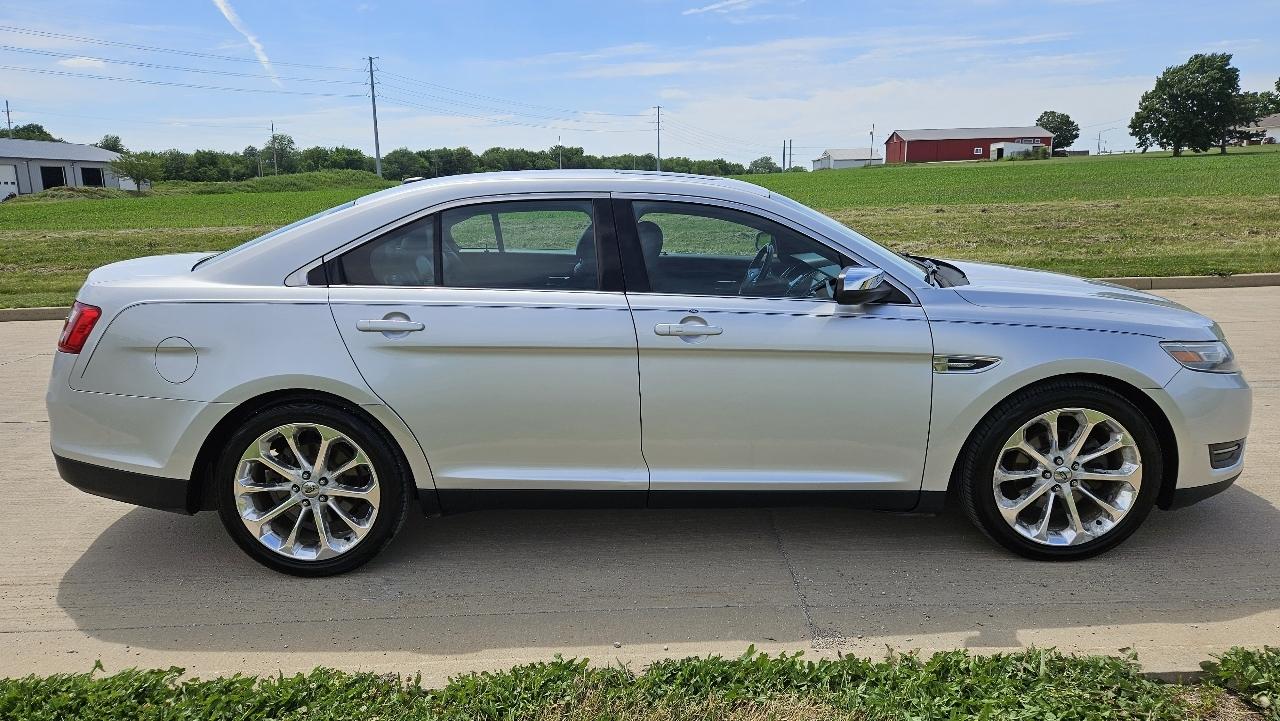 Ford Taurus 4dr Sdn Limited FWD 2014