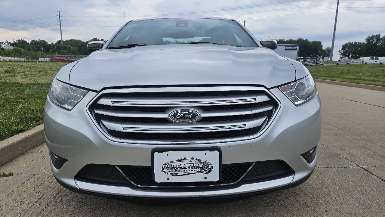 Ford Taurus 4dr Sdn Limited FWD 2014