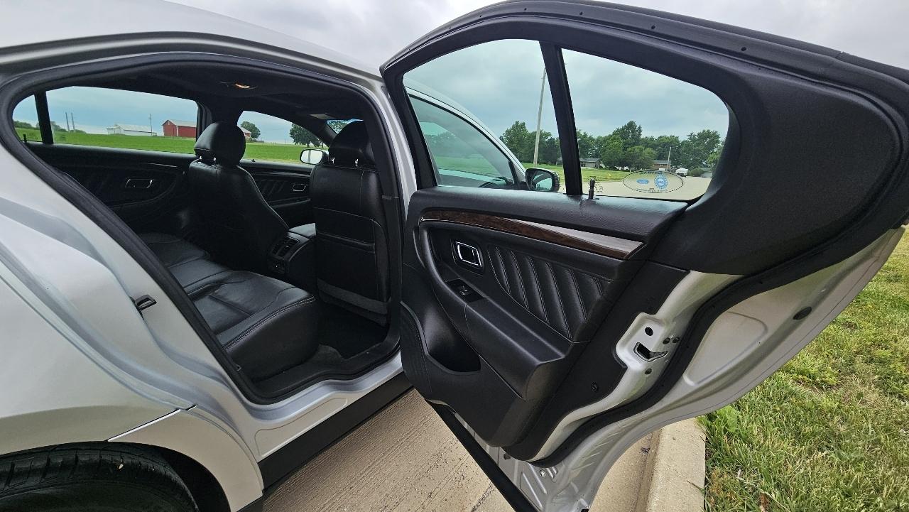 Ford Taurus 4dr Sdn Limited FWD 2014