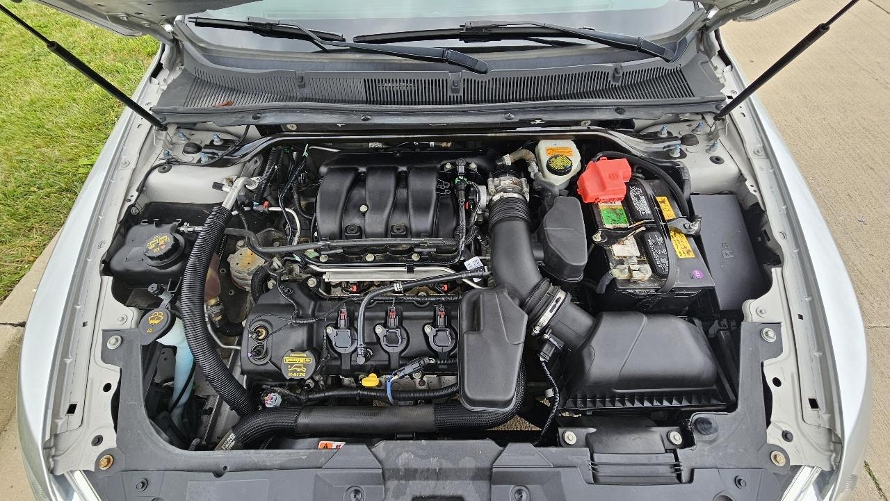 Ford Taurus 4dr Sdn Limited FWD 2014