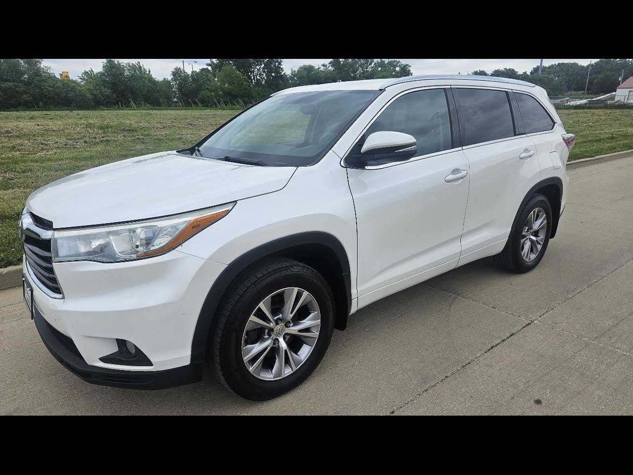 Toyota Highlander AWD 4dr V6 XLE (Natl) 2015