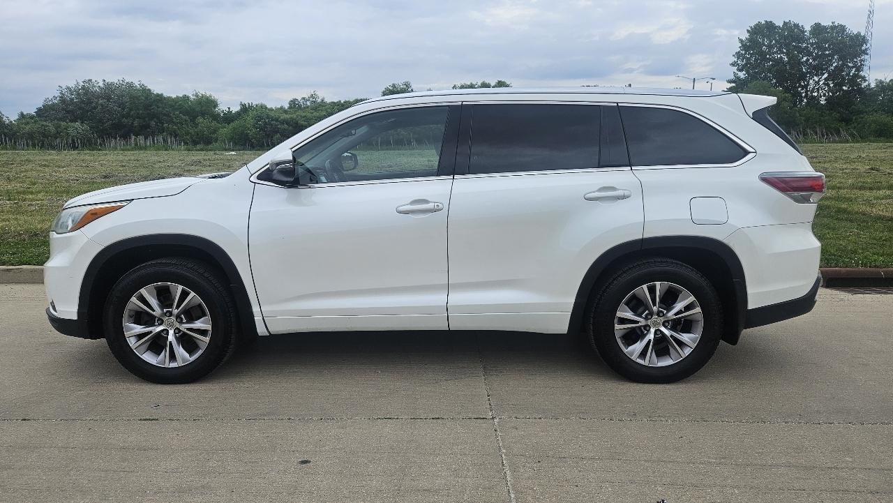 Toyota Highlander AWD 4dr V6 XLE (Natl) 2015