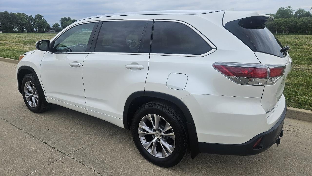 Toyota Highlander AWD 4dr V6 XLE (Natl) 2015