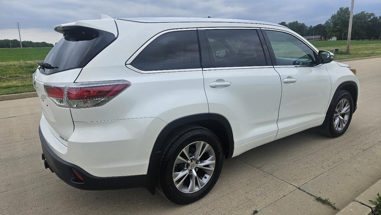 Toyota Highlander AWD 4dr V6 XLE (Natl) 2015