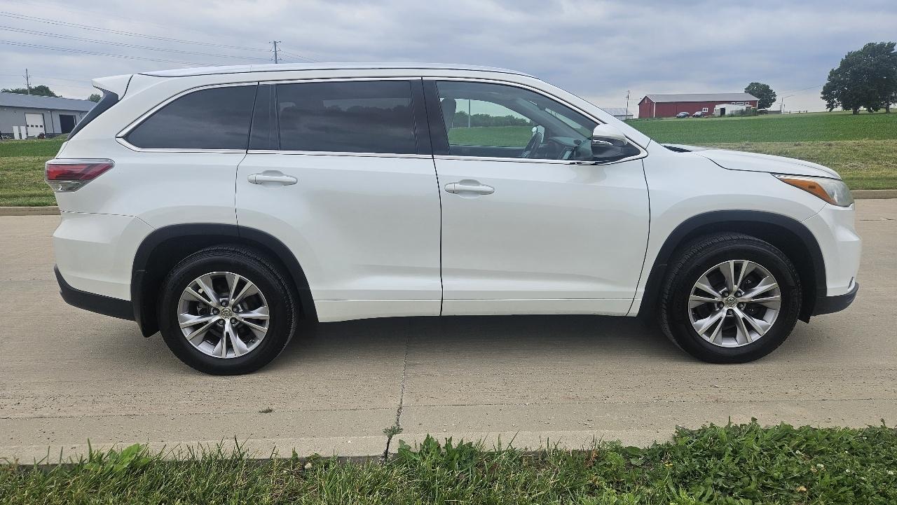Toyota Highlander AWD 4dr V6 XLE (Natl) 2015