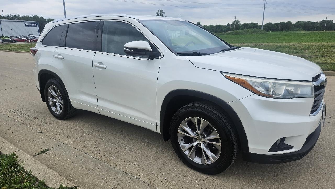 Toyota Highlander AWD 4dr V6 XLE (Natl) 2015