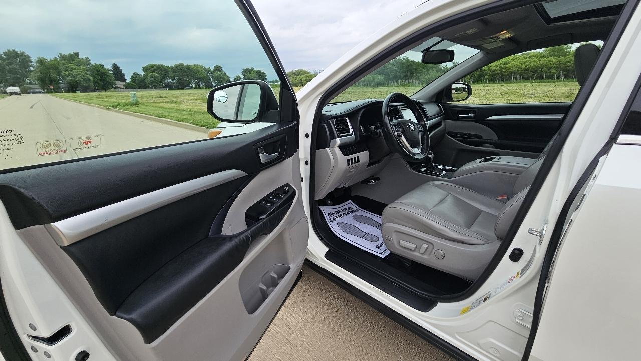 Toyota Highlander AWD 4dr V6 XLE (Natl) 2015