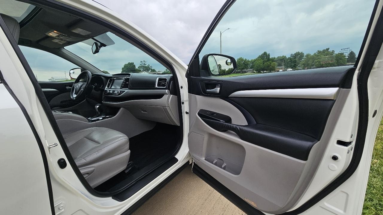 Toyota Highlander AWD 4dr V6 XLE (Natl) 2015