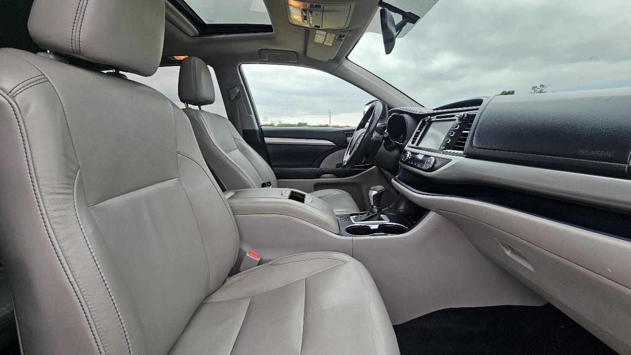 Toyota Highlander AWD 4dr V6 XLE (Natl) 2015