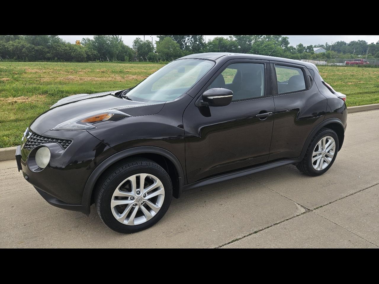 2016 Nissan Juke S AWD CVT's photo