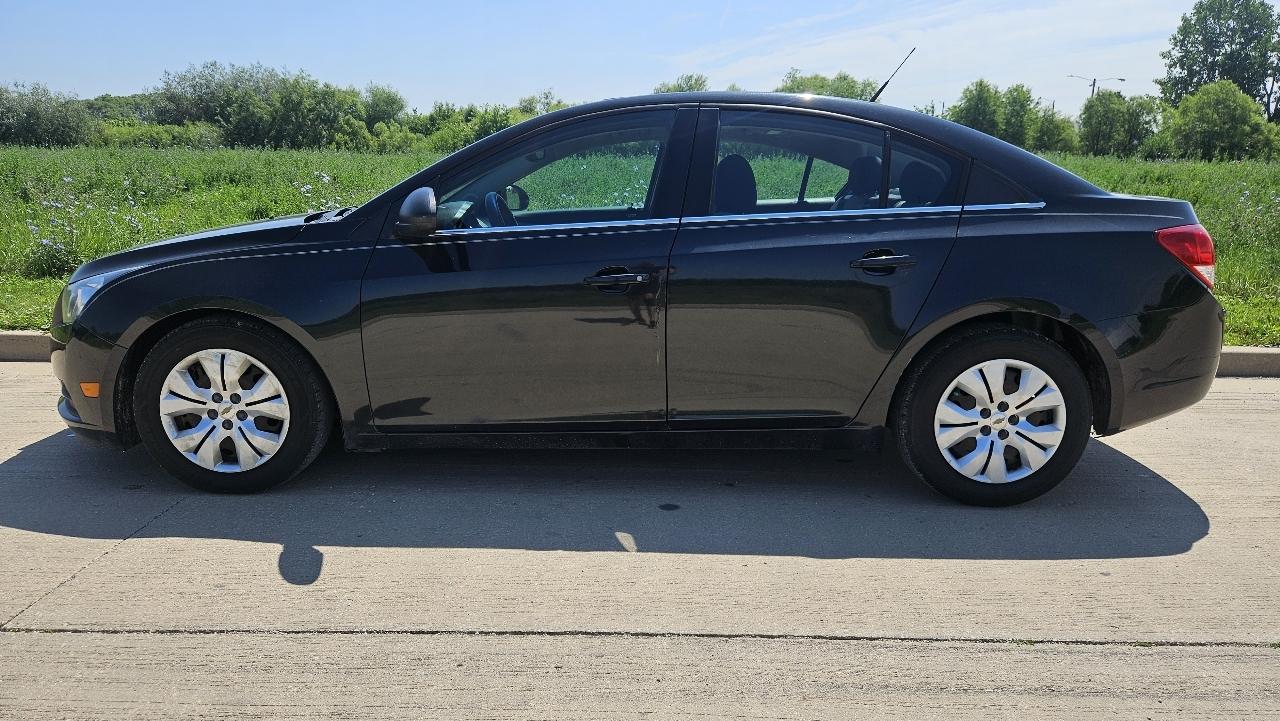 Chevrolet Cruze 4dr Sdn LS 2012