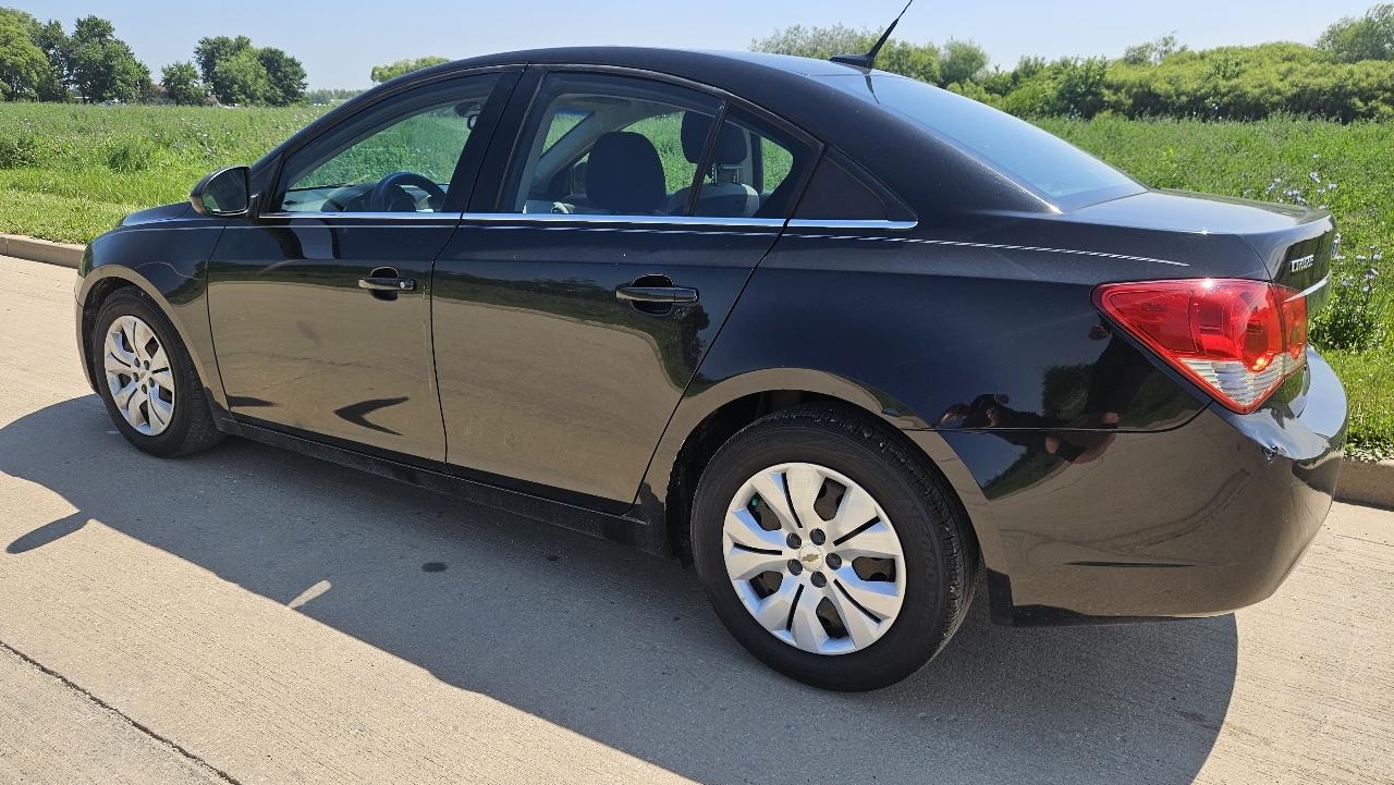 Chevrolet Cruze 4dr Sdn LS 2012