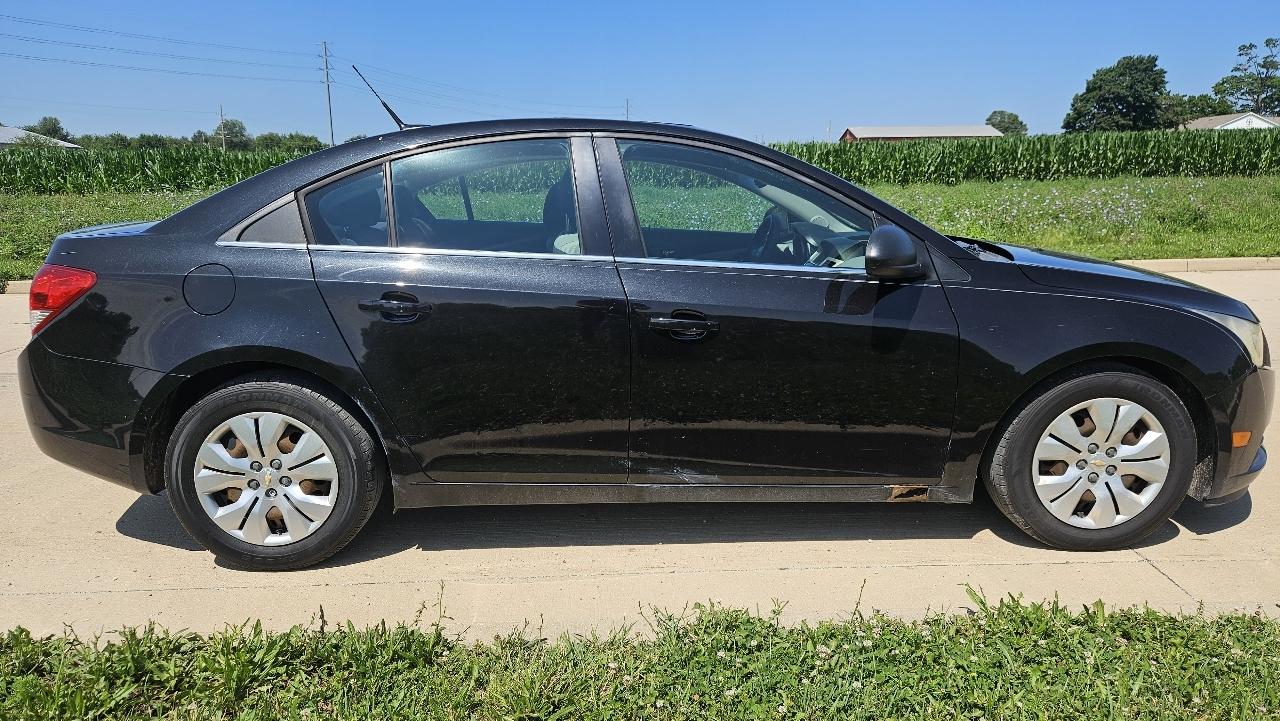 Chevrolet Cruze 4dr Sdn LS 2012