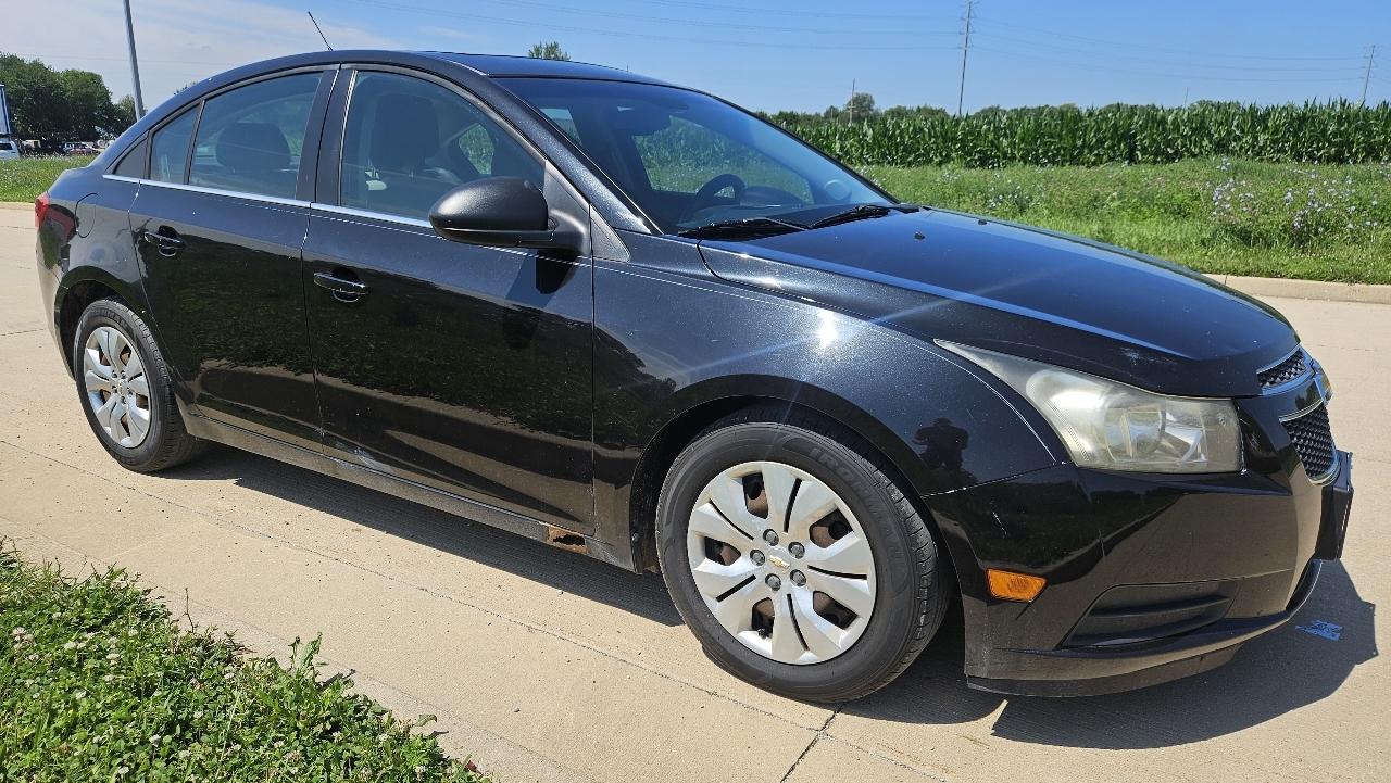 Chevrolet Cruze 4dr Sdn LS 2012