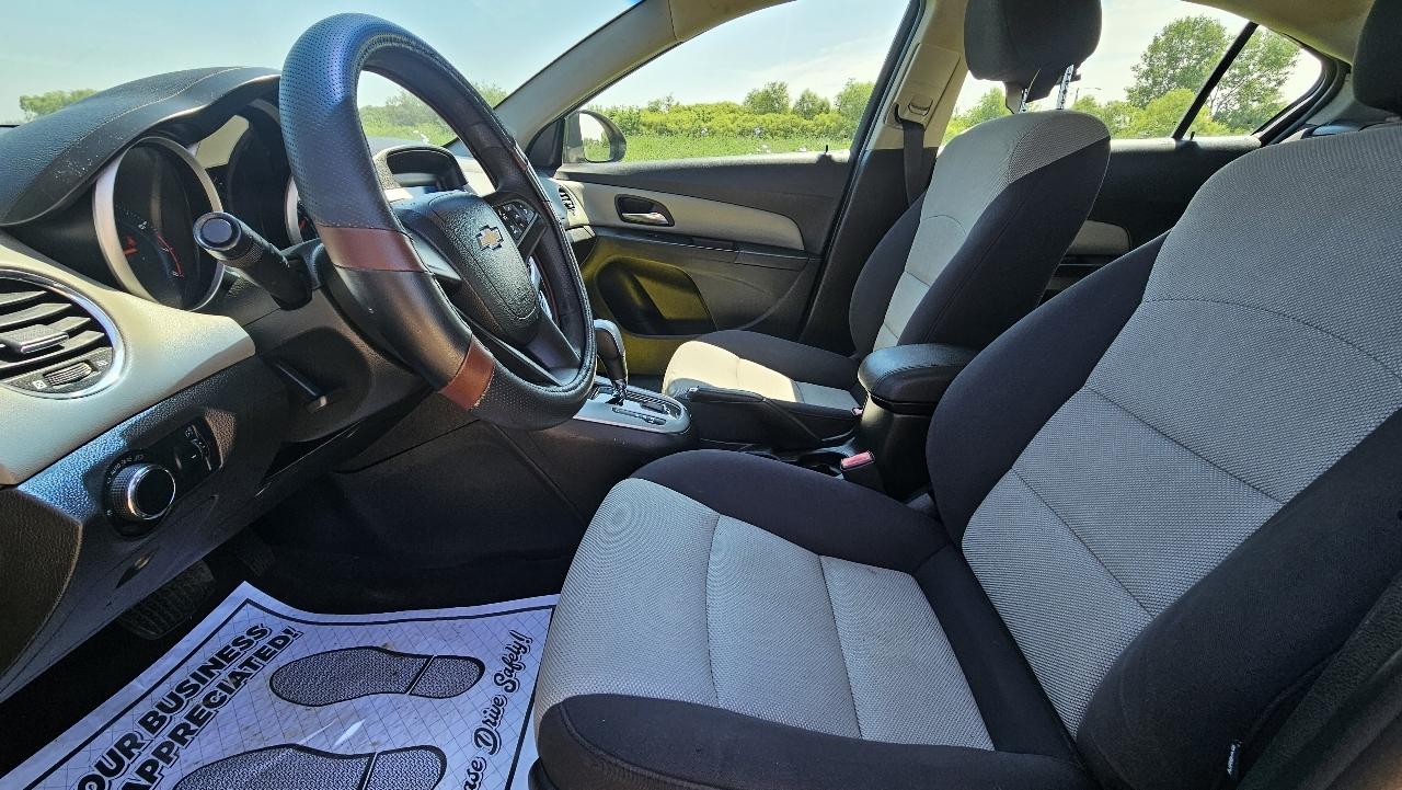 Chevrolet Cruze 4dr Sdn LS 2012