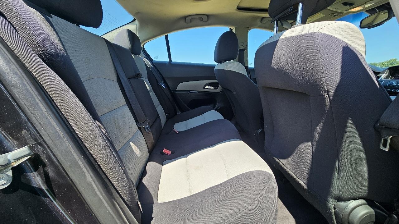 Chevrolet Cruze 4dr Sdn LS 2012