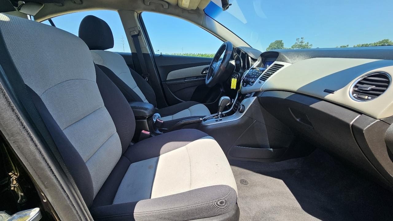 Chevrolet Cruze 4dr Sdn LS 2012
