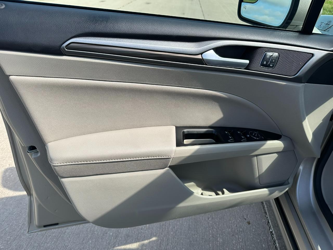 Ford Fusion SE FWD 2017