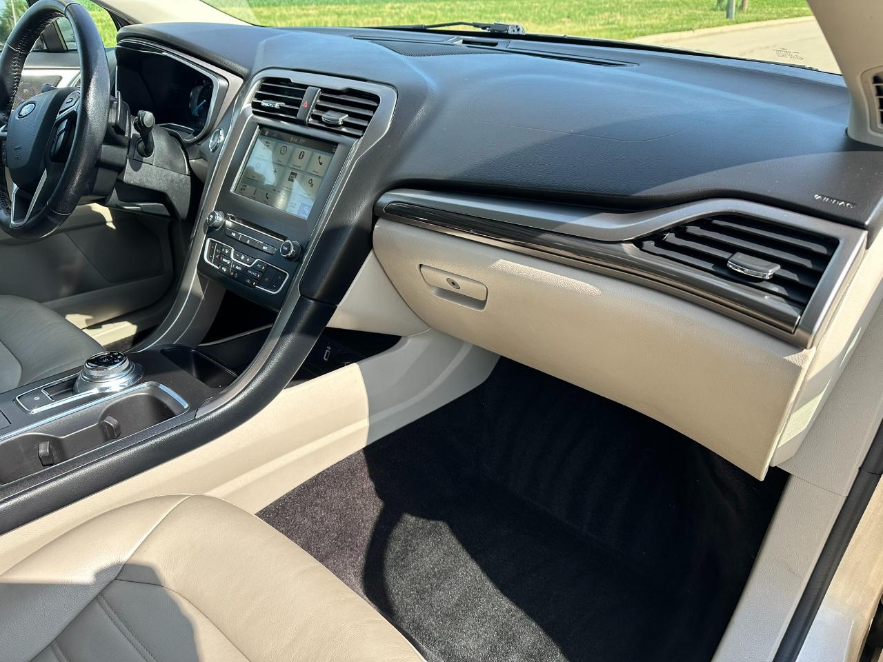 Ford Fusion SE FWD 2017