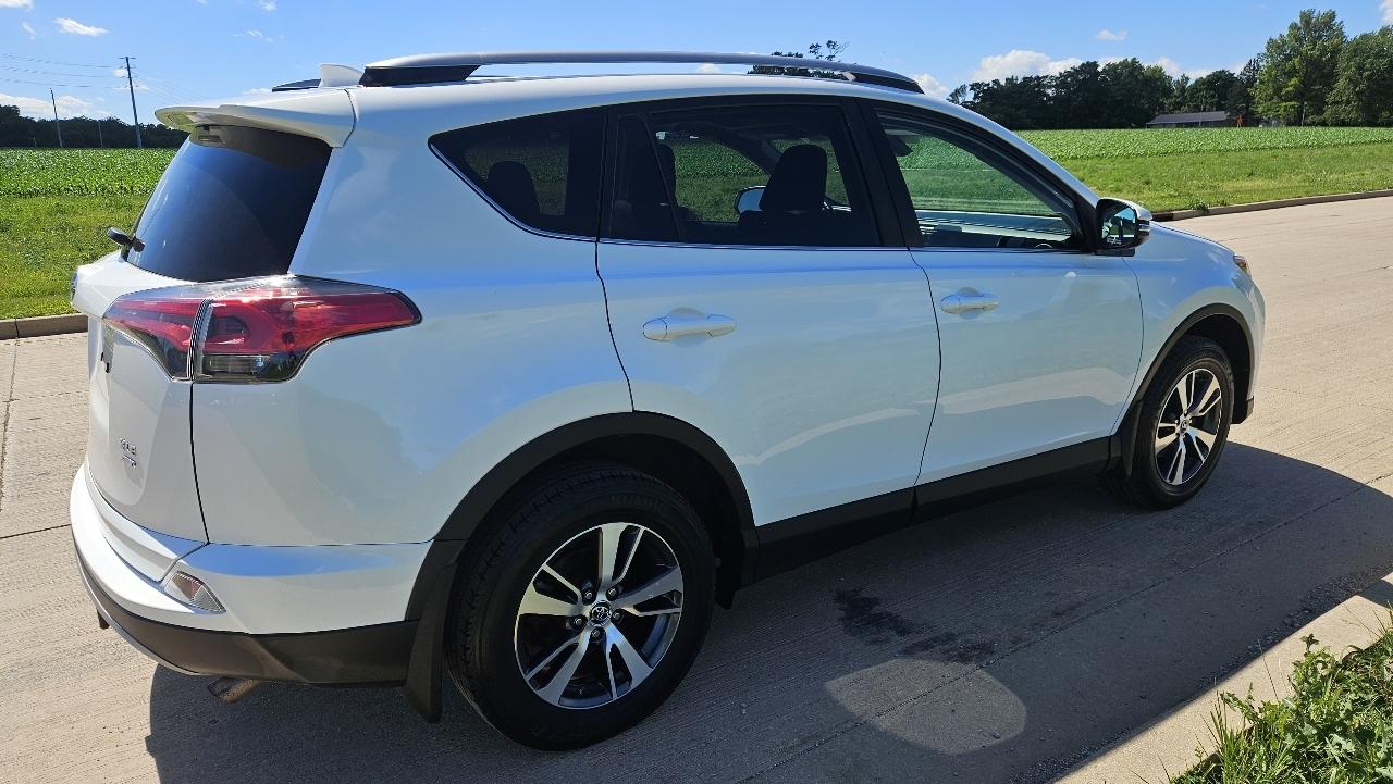Toyota RAV4 Adventure AWD (Natl) 2018
