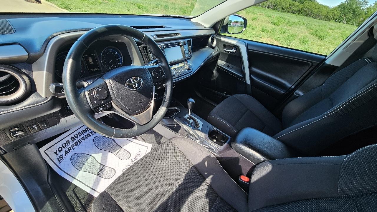 Toyota RAV4 Adventure AWD (Natl) 2018