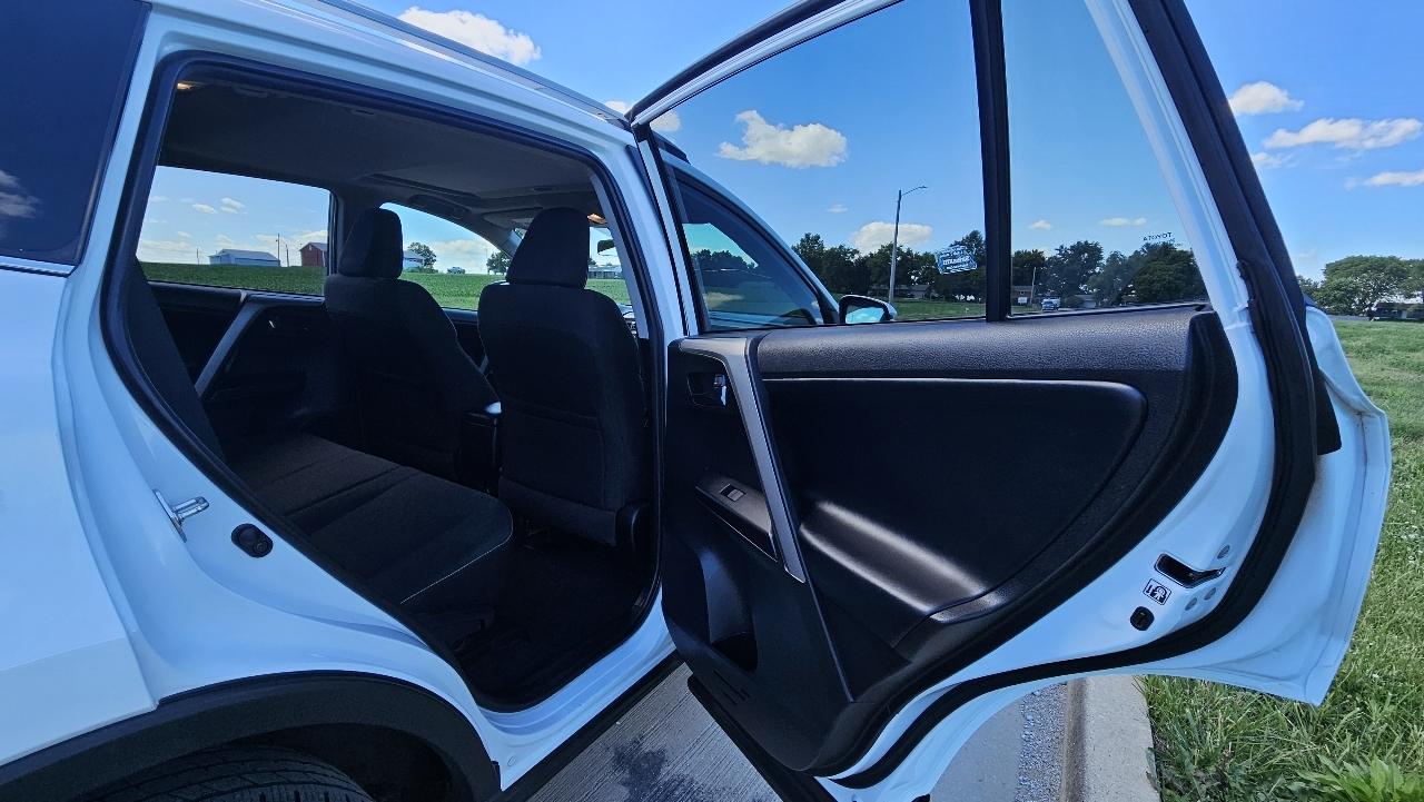 Toyota RAV4 Adventure AWD (Natl) 2018