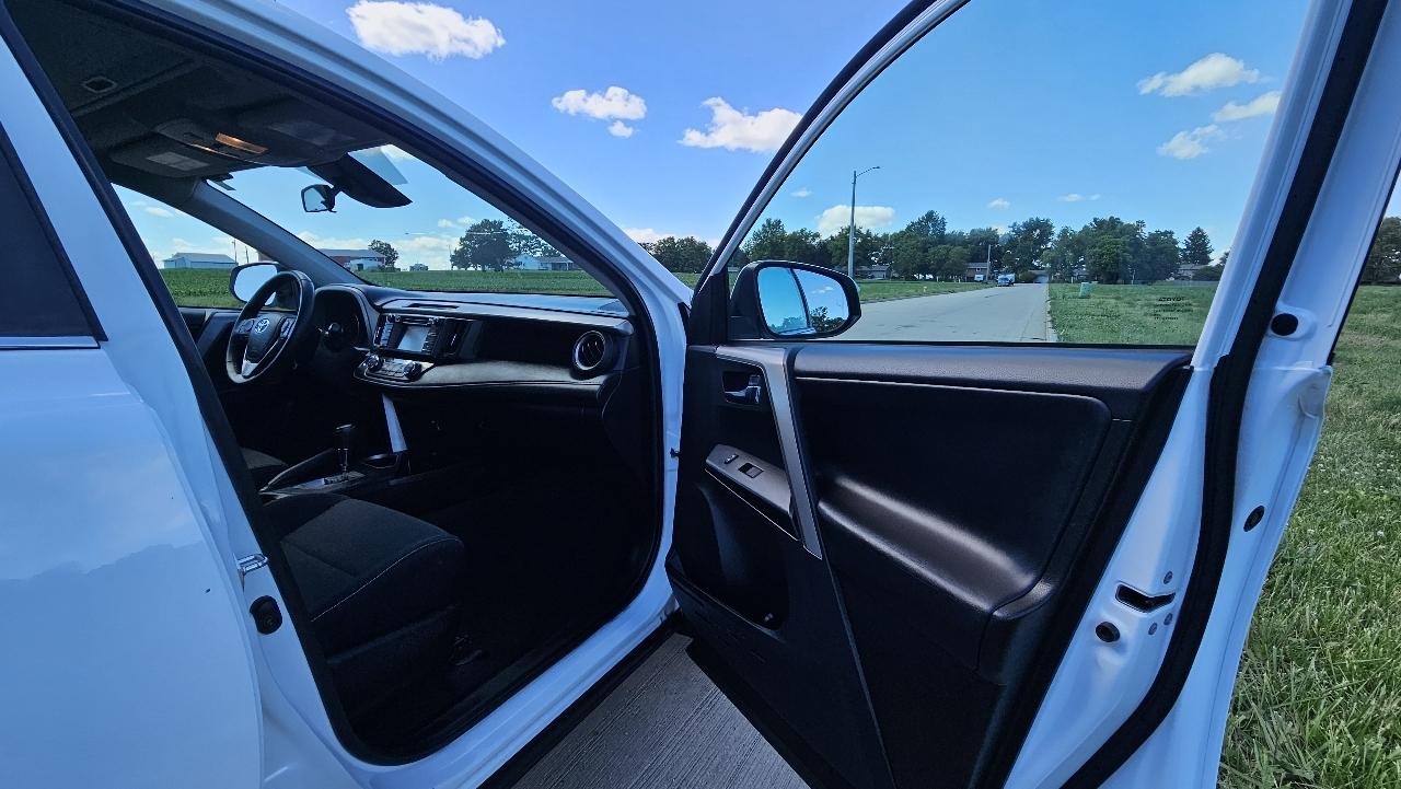 Toyota RAV4 Adventure AWD (Natl) 2018