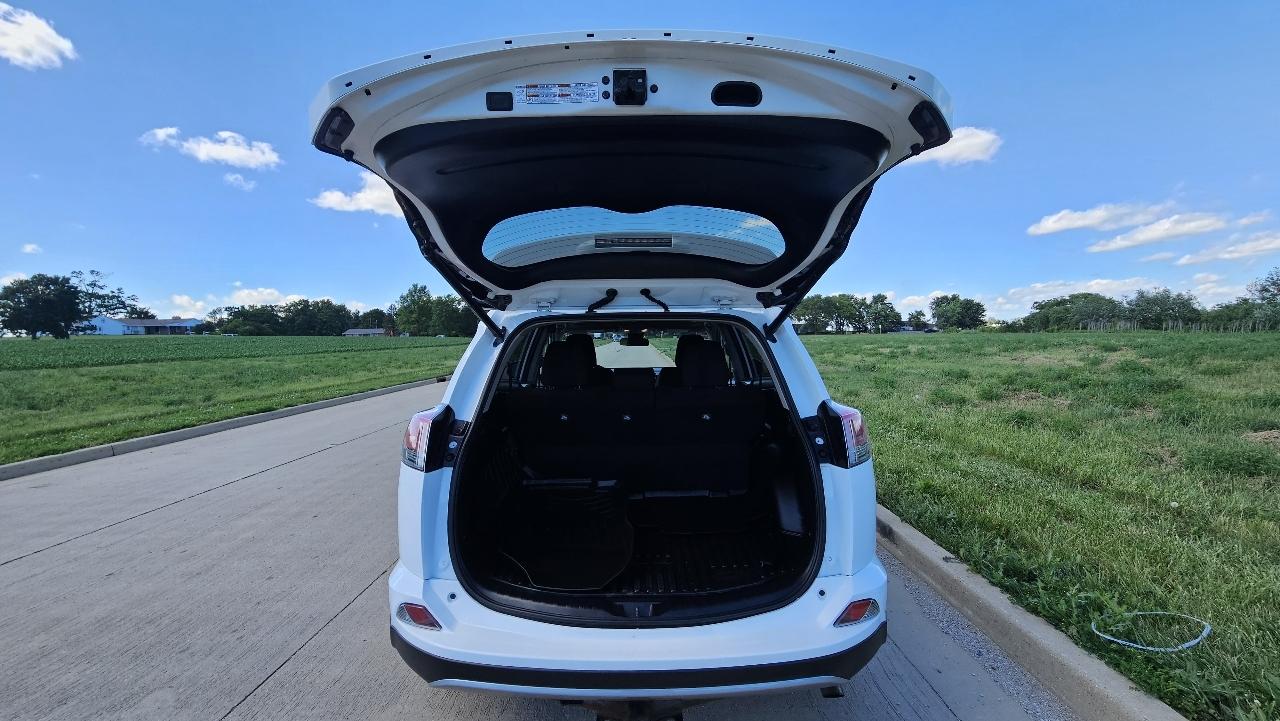 Toyota RAV4 Adventure AWD (Natl) 2018
