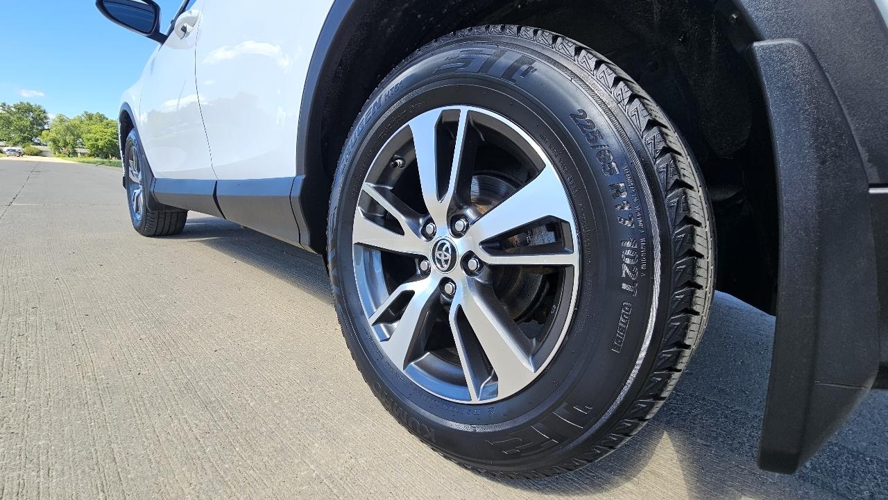 Toyota RAV4 Adventure AWD (Natl) 2018