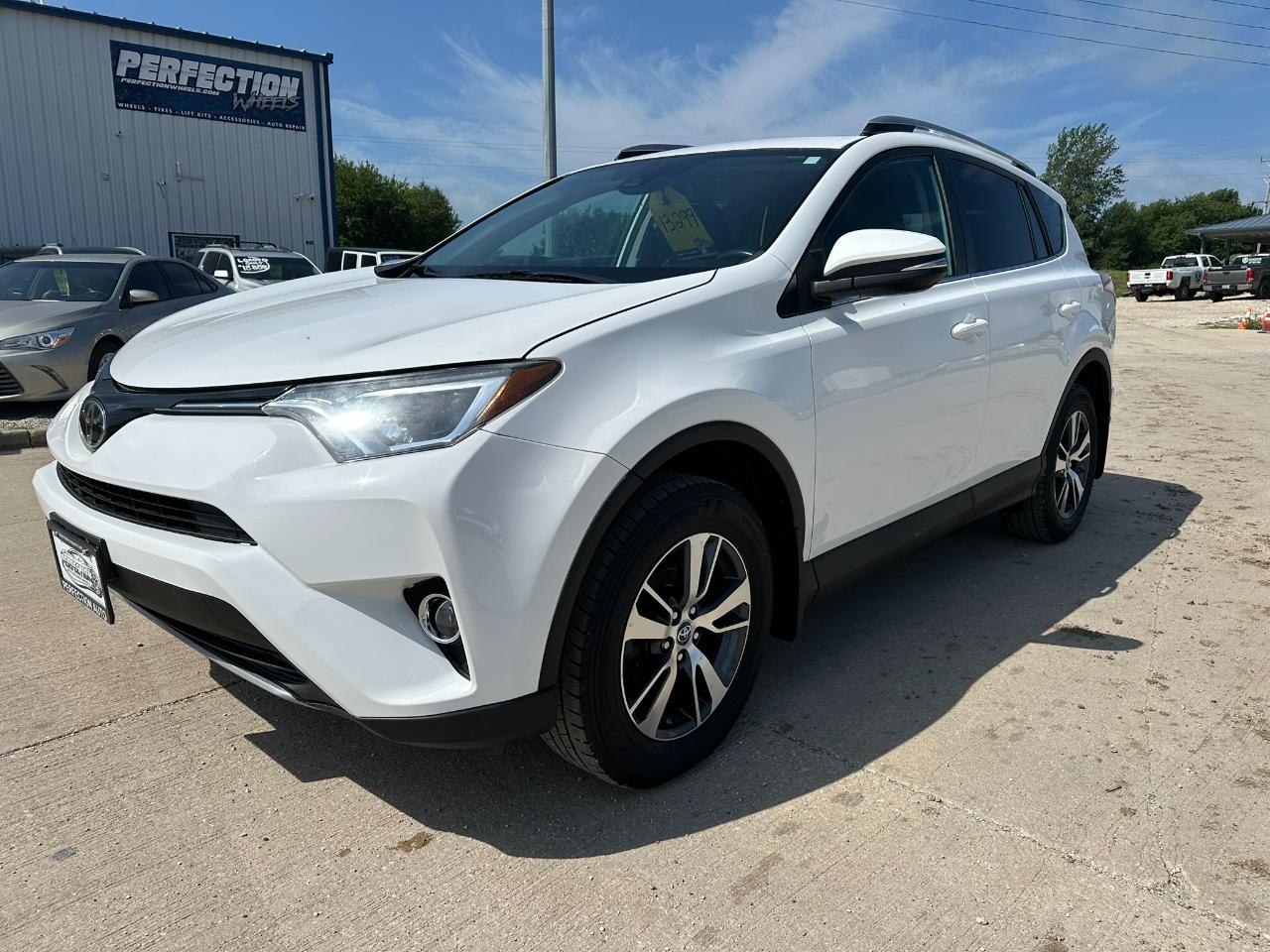 White 2018 Toyota RAV4 SUV / Crossover All-Wheel Drive 