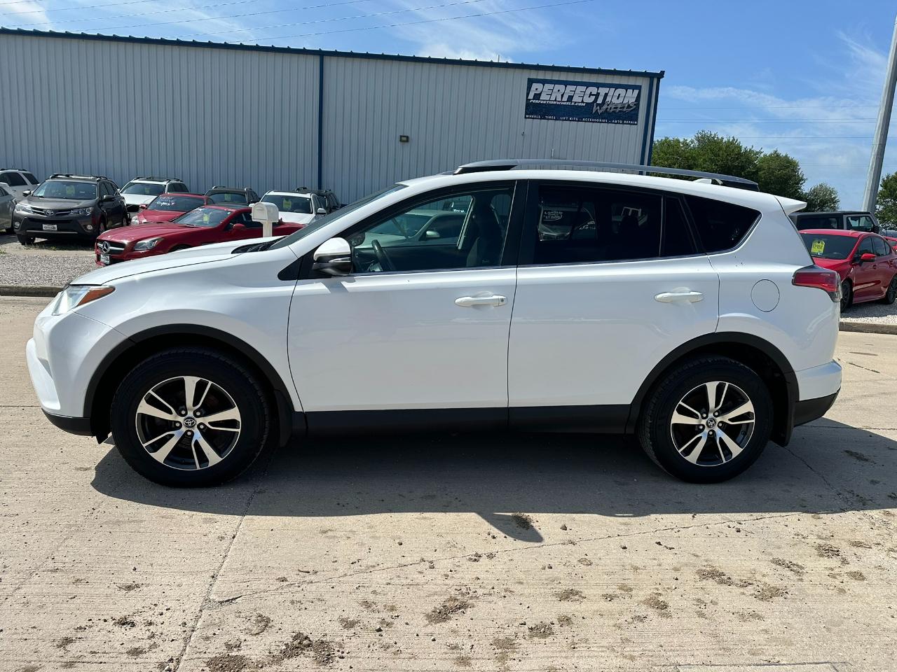 Toyota RAV4 Adventure AWD (Natl) 2018