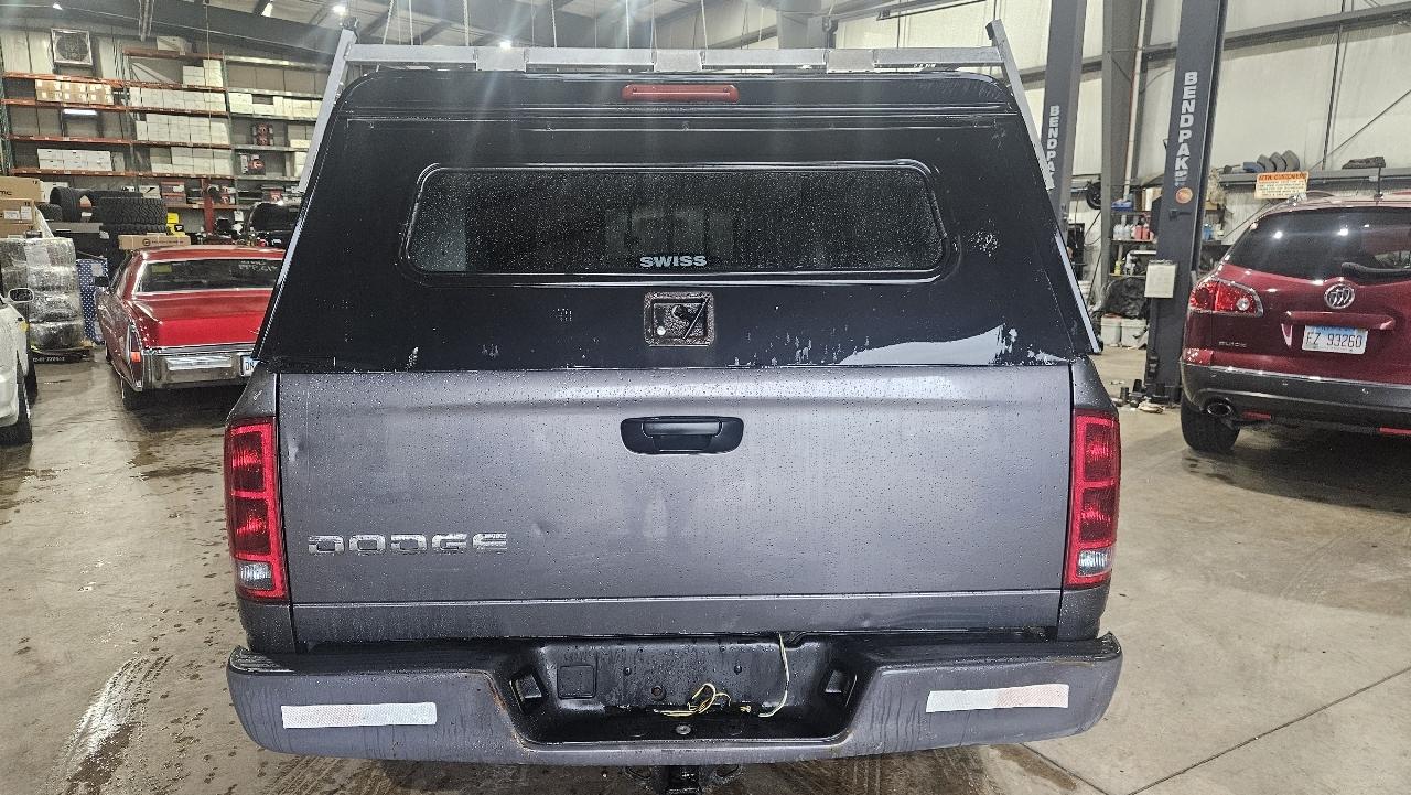 Dodge Ram 1500 2dr Reg Cab 120.5" WB ST 2003