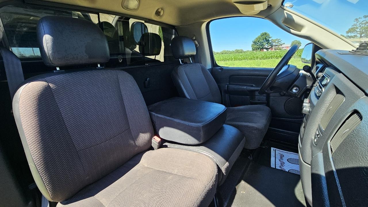 Dodge Ram 1500 2dr Reg Cab 120.5" WB ST 2003