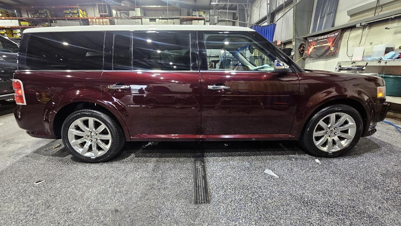 Ford Flex 4dr Titanium FWD 2011