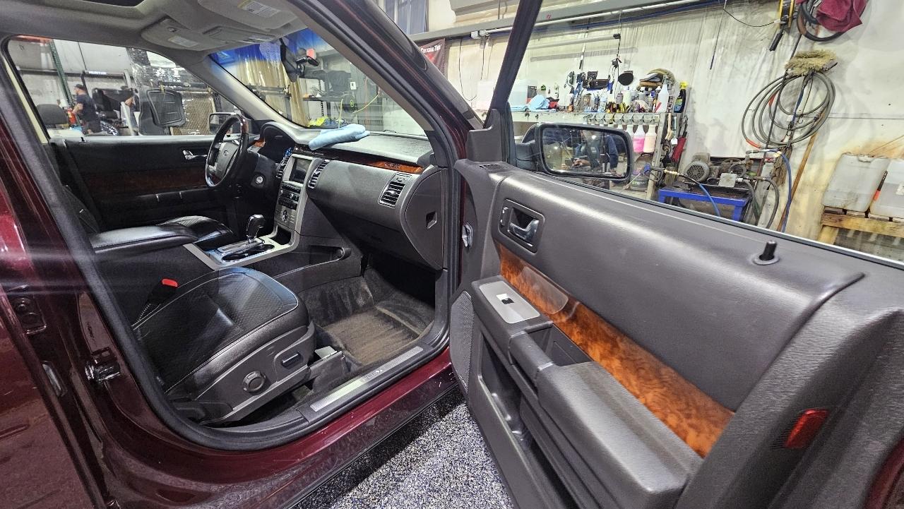 Ford Flex 4dr Titanium FWD 2011