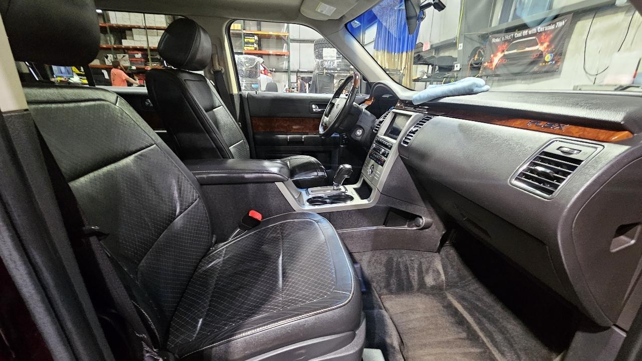 Ford Flex 4dr Titanium FWD 2011