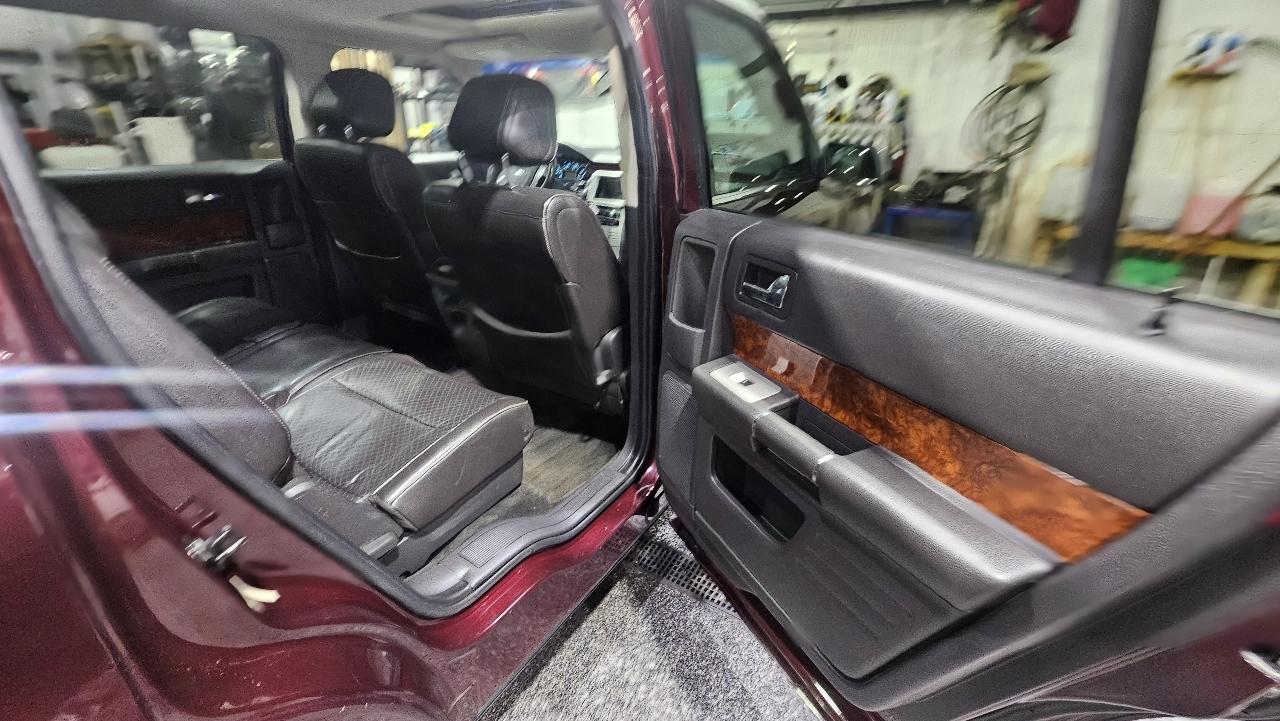 Ford Flex 4dr Titanium FWD 2011