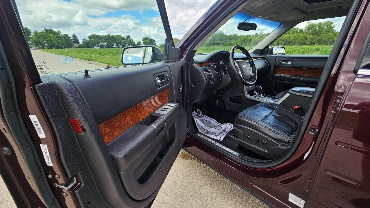 Ford Flex 4dr Titanium FWD 2011